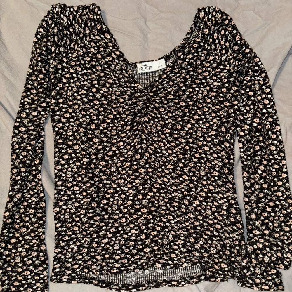 holister size small barely worn black long sleeve shirt with flower design